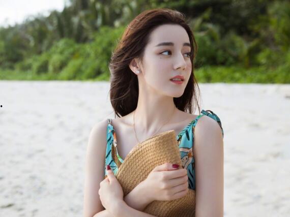 代佳莉个人资料,才华横溢的年轻艺术家，艺术与人生的完美融合