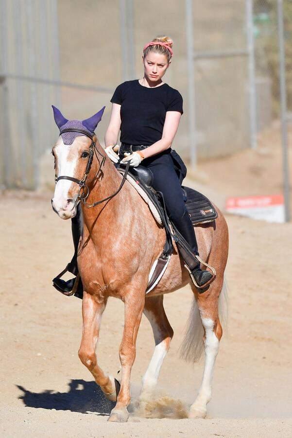 骑马女演员,骑马女演员的别样风采
